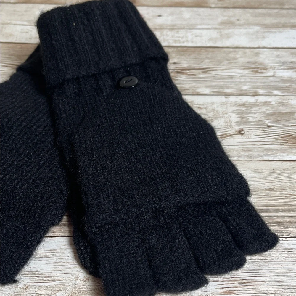 ON 34th NWT Black Convertible Knit Gloves Retails‎ $32